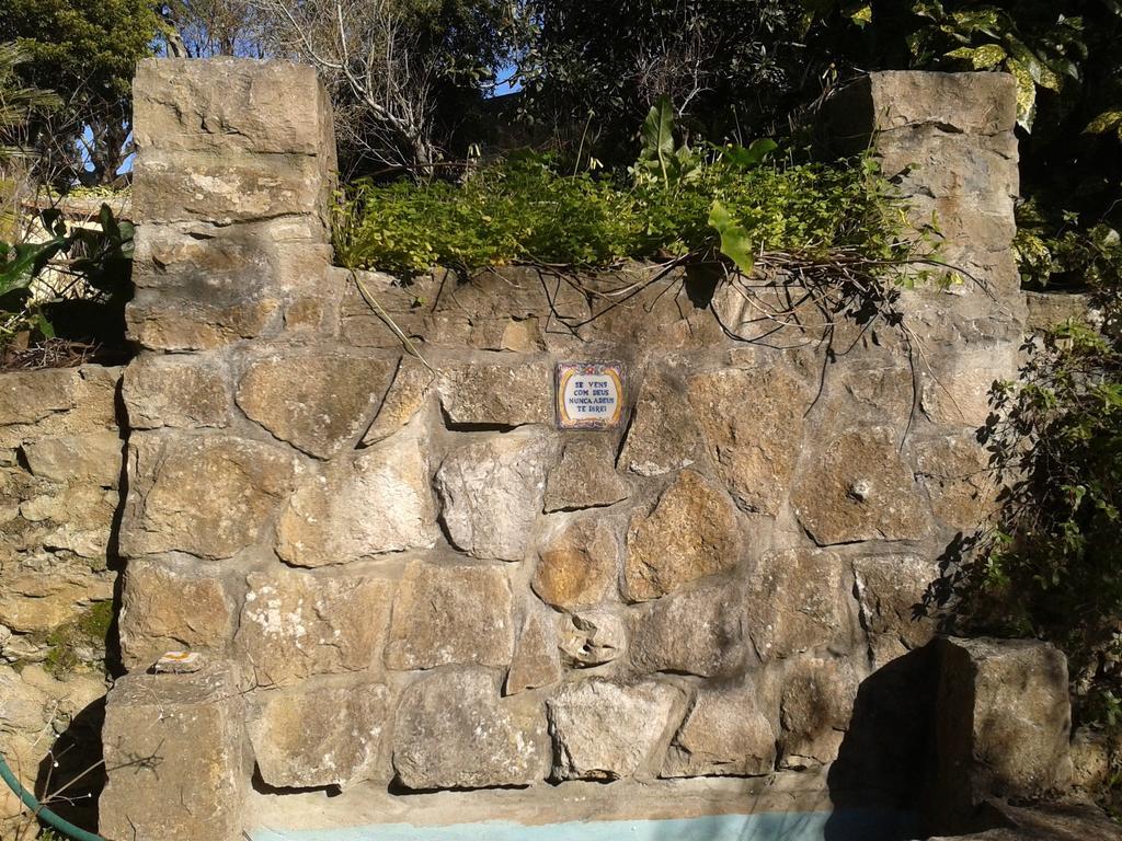 Guest House Villa Dos Poetas Sintra Exteriör bild The stone shower
