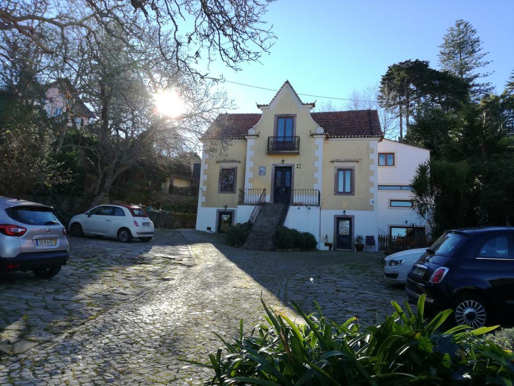 Guest House Villa Dos Poetas Sintra Exteriör bild The town hall of Saint-André-de-Lidon