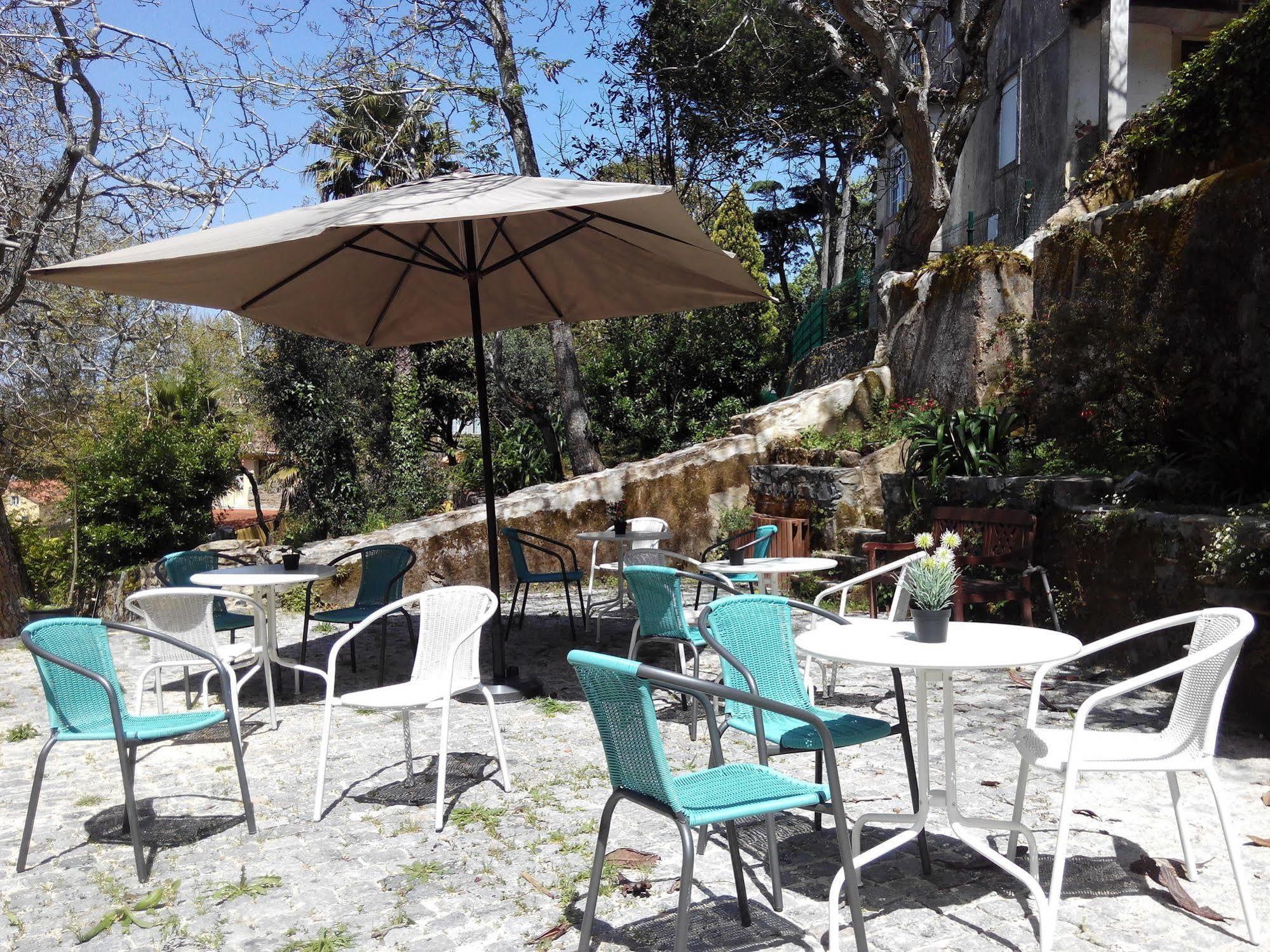 Guest House Villa Dos Poetas Sintra Exteriör bild The terrace of the restaurant