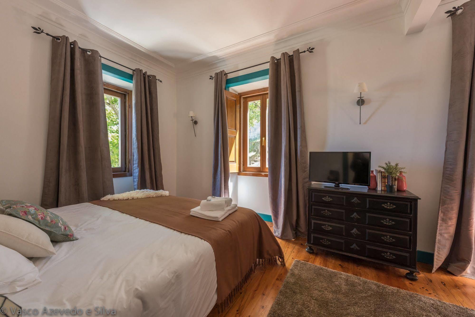 Guest House Villa Dos Poetas Sintra Exteriör bild A bedroom in the Pousada